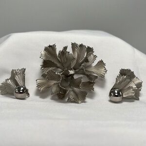 Vintage Brushed Silver Wavy Flower Brooch/Pin and Clip Earring Set